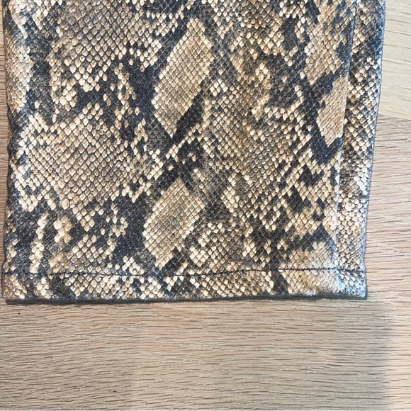 Frame Le High Straight-Leg Python-Print Coated Jeans 26 - Picture 9 of 13